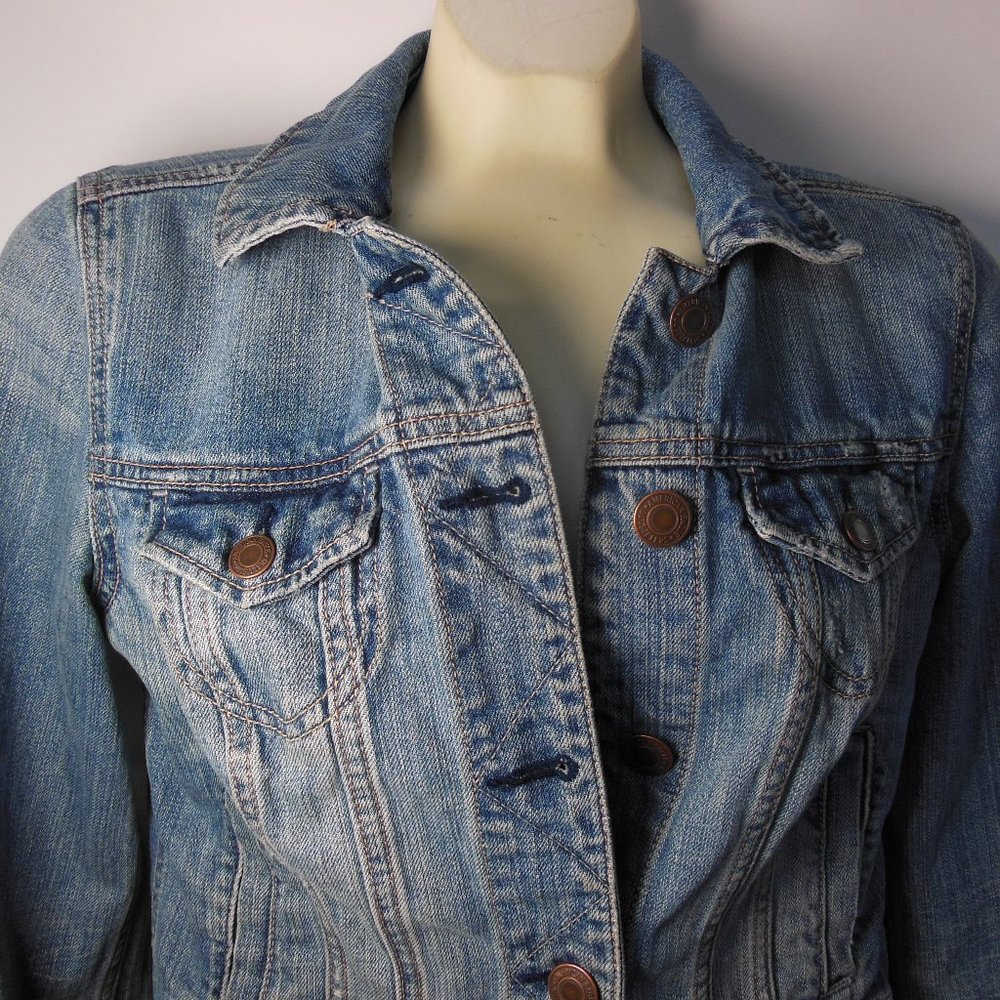 AMERICAN EAGLE Jean Jacket Denim Medium Distressed Pockets Streetwear no holes